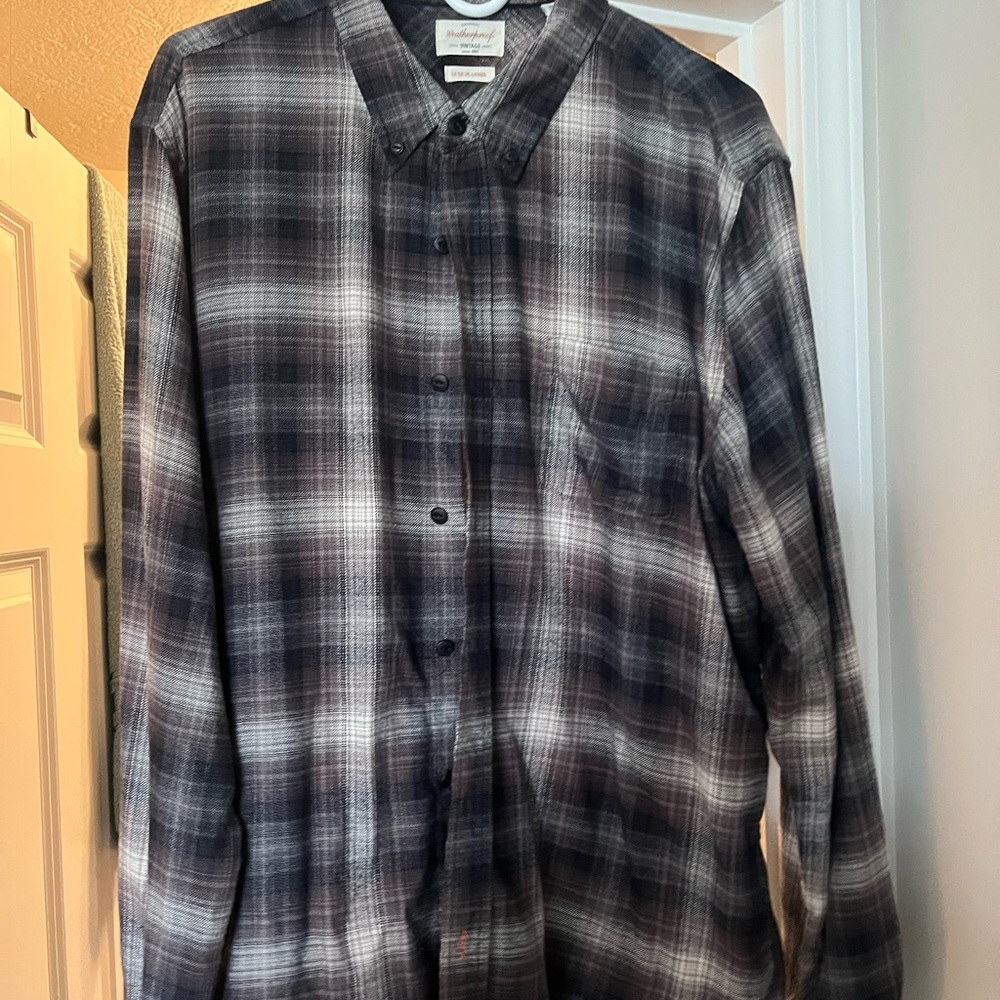 Weatherproof Men's Black & Gray Plaid Button-Down Shirt